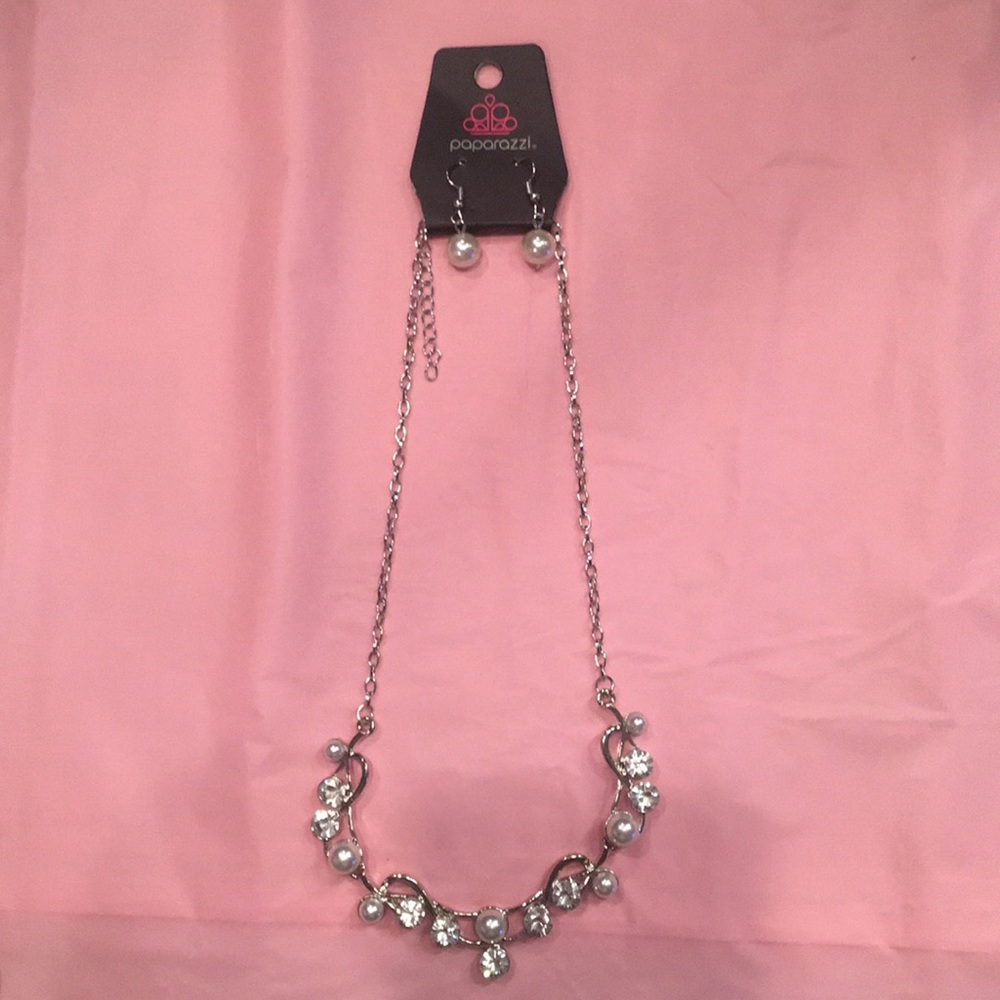Pearl necklace with matching earrings